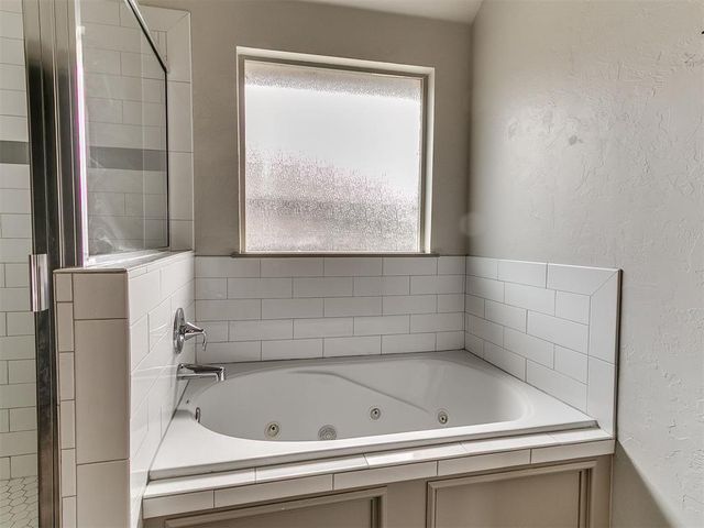 13569 Cobblestone Curve Road, Oklahoma City, OK 73142