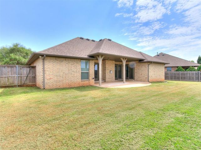 13569 Cobblestone Curve Road, Oklahoma City, OK 73142