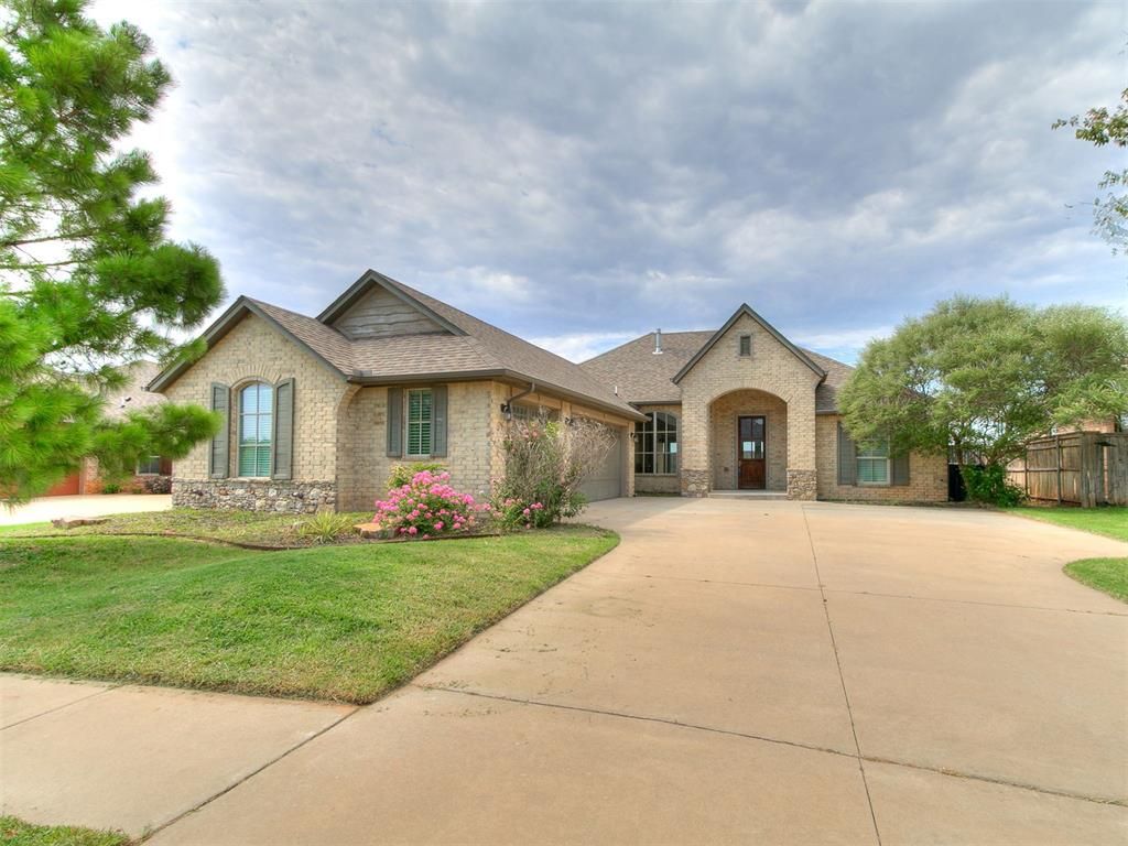 13569 Cobblestone Curve Road, Oklahoma City, OK 73142