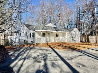 20 Hillside Ct, Amesbury, MA 01913