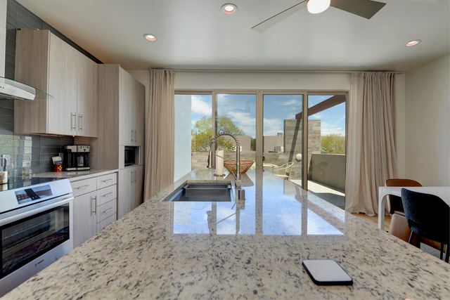 1508 San Patricio Avenue SW, Albuquerque, NM 87104