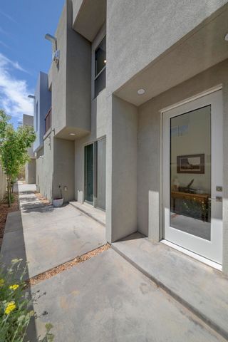 1508 San Patricio Avenue SW, Albuquerque, NM 87104