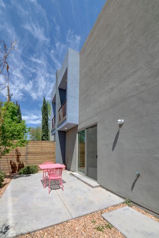 1508 San Patricio Avenue SW, Albuquerque, NM 87104