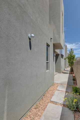 1508 San Patricio Avenue SW, Albuquerque, NM 87104