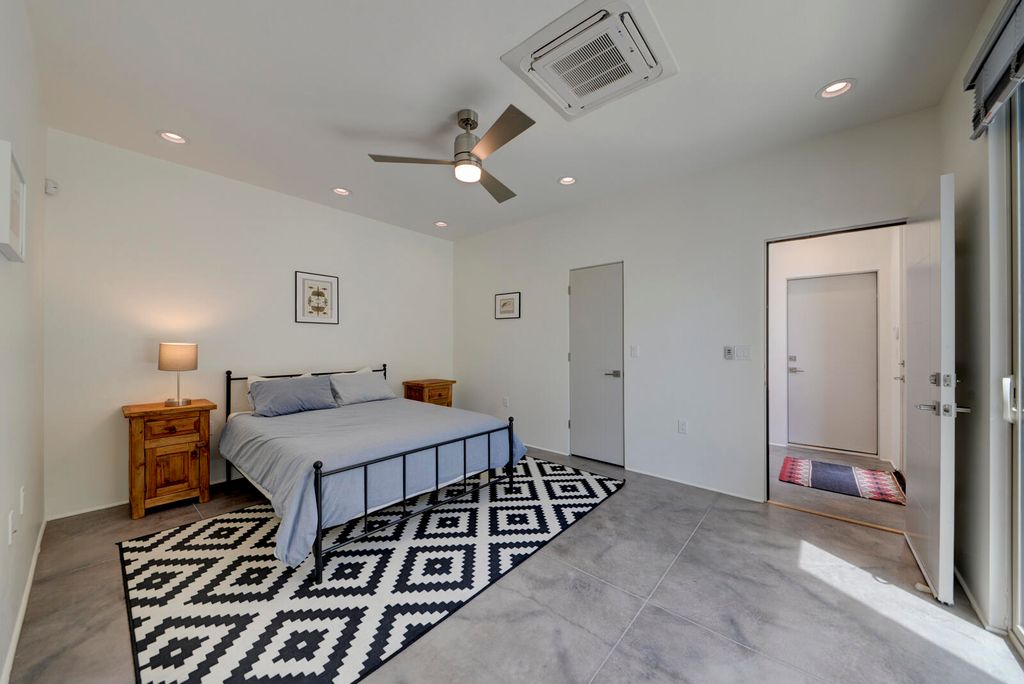 Image 11 of property listing at 1508 San Patricio Avenue SW, Albuquerque, NM 87104