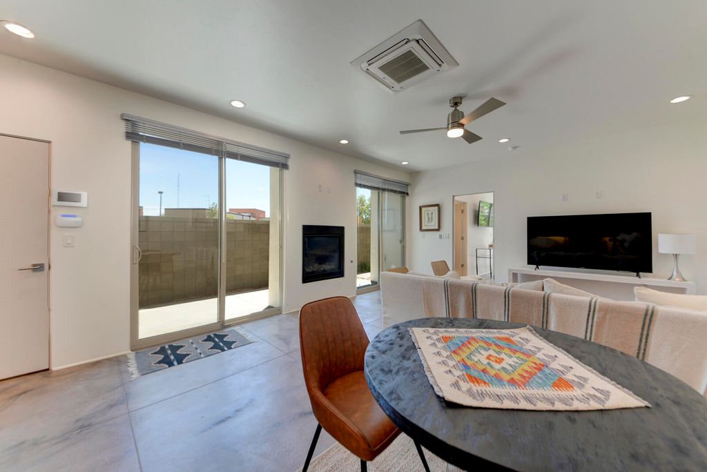 Image 22 of property listing at 1508 San Patricio Avenue SW, Albuquerque, NM 87104