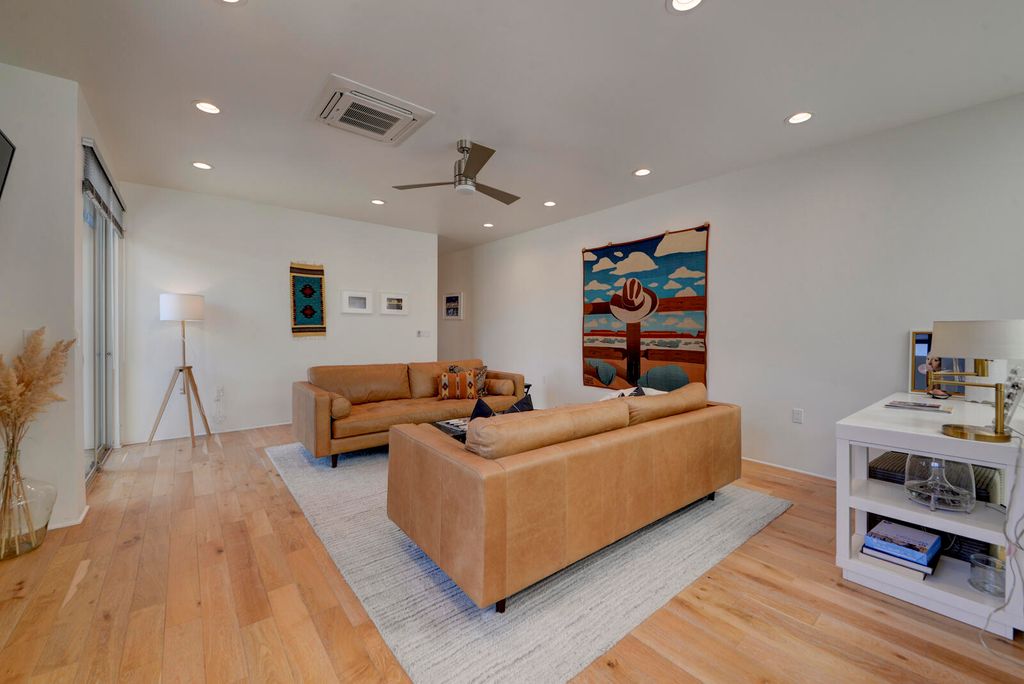 Image 27 of property listing at 1508 San Patricio Avenue SW, Albuquerque, NM 87104