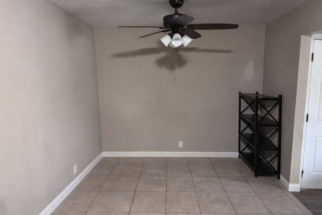 2004 Tracy Drive 5, Bloomington, IL 61704