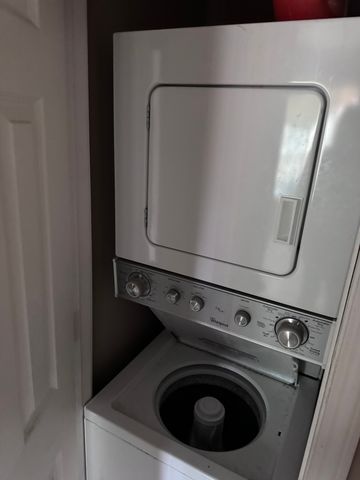 2004 Tracy Drive 5, Bloomington, IL 61704