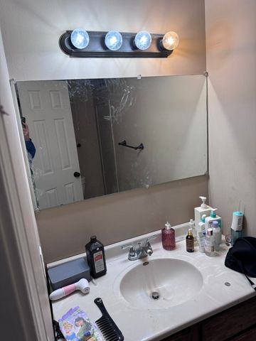 2004 Tracy Drive 5, Bloomington, IL 61704