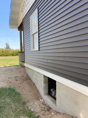 6193 S Pere Marquette Highway, Pentwater, MI 49449