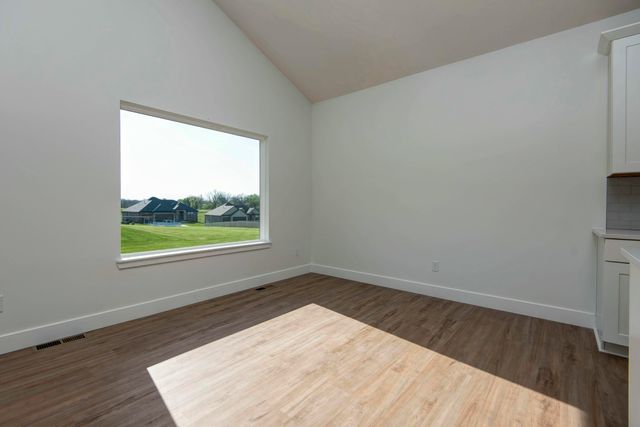 5896 Applewood Avenue, Springfield, MO 65810