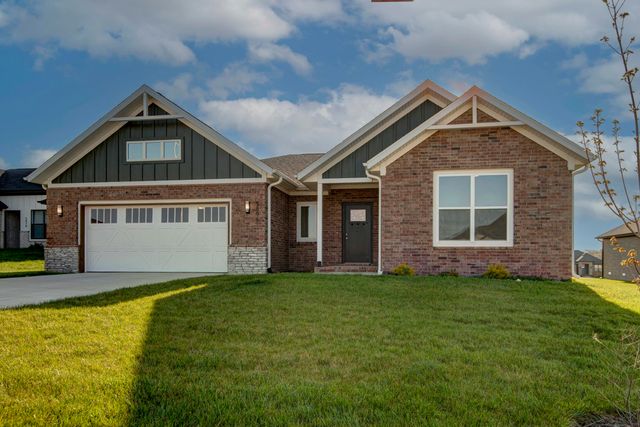 5896 Applewood Avenue, Springfield, MO 65810