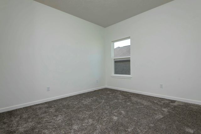 5896 Applewood Avenue, Springfield, MO 65810