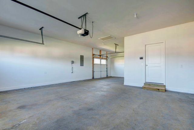 5896 Applewood Avenue, Springfield, MO 65810