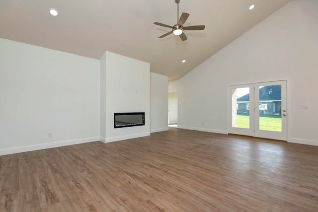 5896 Applewood Avenue, Springfield, MO 65810