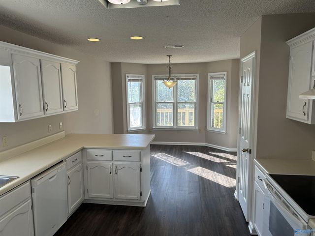 550 Farmingdale Drive, Huntsville, AL 35803