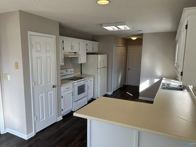 550 Farmingdale Drive, Huntsville, AL 35803