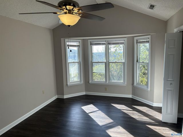 550 Farmingdale Drive, Huntsville, AL 35803