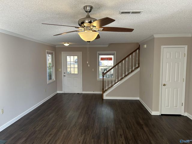 550 Farmingdale Drive, Huntsville, AL 35803