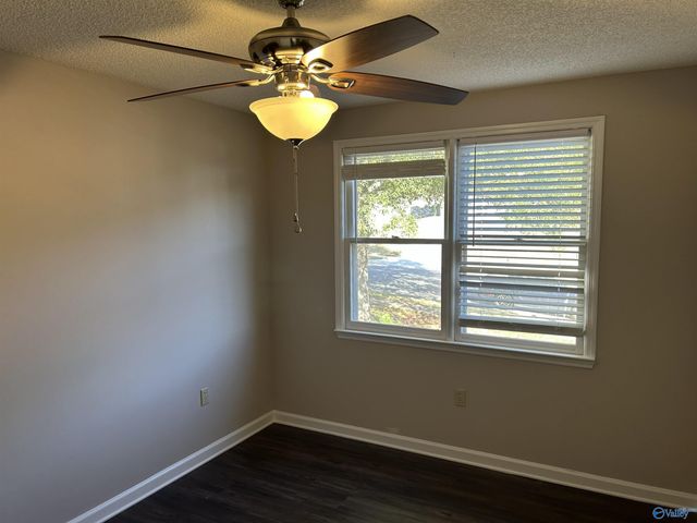 550 Farmingdale Drive, Huntsville, AL 35803