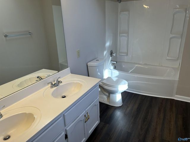 550 Farmingdale Drive, Huntsville, AL 35803