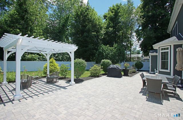 2095 Whitney Avenue, North Haven, CT 06473