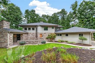 2246 Shelter Pointe Drive, Kalamazoo, MI 49008