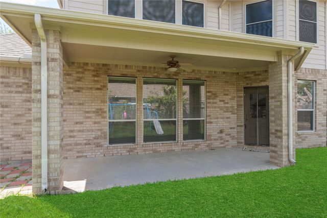 1810 Candle Light Court, Sugar Land, TX 77498