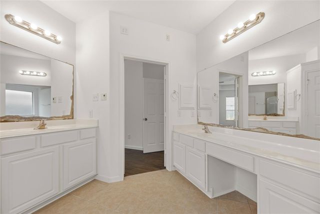 1810 Candle Light Court, Sugar Land, TX 77498