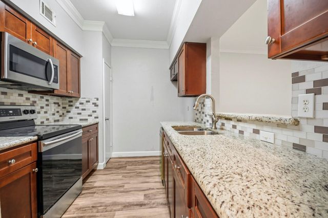 3800 Tanglewilde Street 108, Houston, TX 77063
