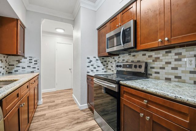 3800 Tanglewilde Street 108, Houston, TX 77063