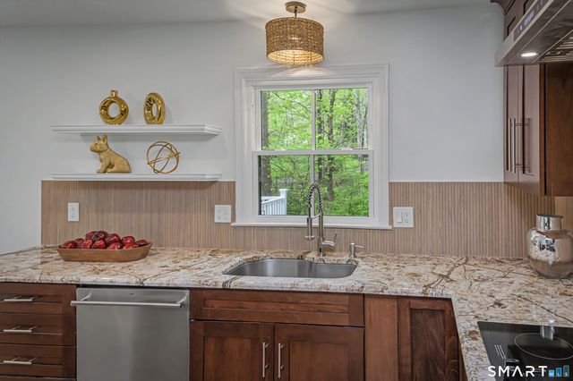 131 Fieldcrest Drive, Ridgefield, CT 06877