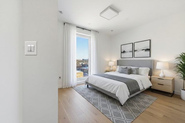 1035 Commonwealth Ave 301, Boston, MA 02215