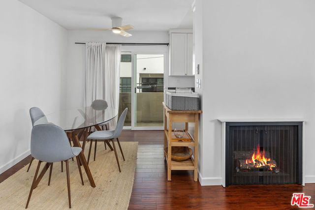 11836 Mayfield Avenue 9, Los Angeles, CA 90049