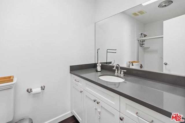 11836 Mayfield Avenue 9, Los Angeles, CA 90049