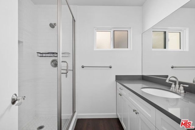 11836 Mayfield Avenue 9, Los Angeles, CA 90049