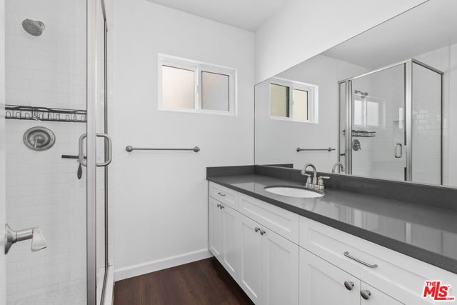11836 Mayfield Avenue 9, Los Angeles, CA 90049