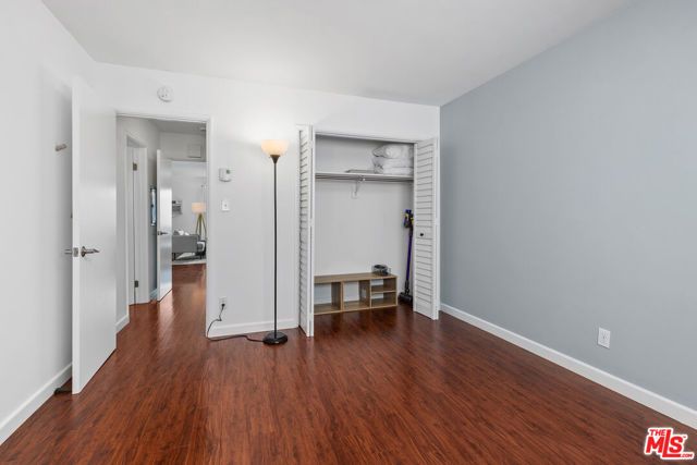 11836 Mayfield Avenue 9, Los Angeles, CA 90049