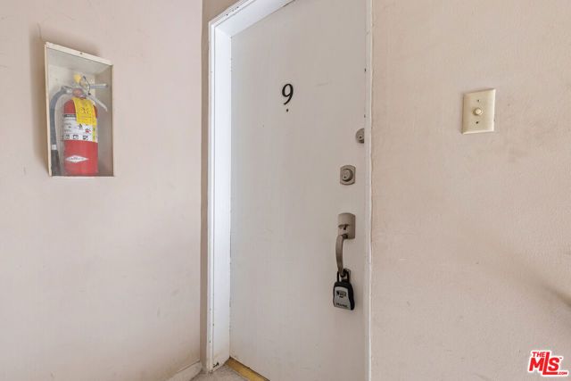 11836 Mayfield Avenue 9, Los Angeles, CA 90049