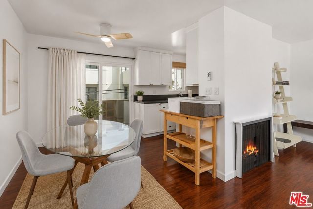 11836 Mayfield Avenue 9, Los Angeles, CA 90049