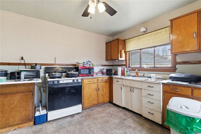 1301-1301.5 Penn Avenue, Jeannette, PA 15644