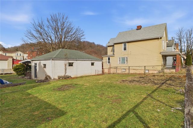 1301-1301.5 Penn Avenue, Jeannette, PA 15644