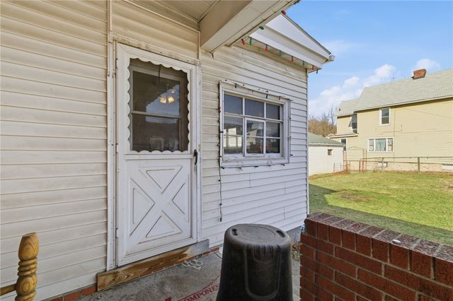 1301-1301.5 Penn Avenue, Jeannette, PA 15644