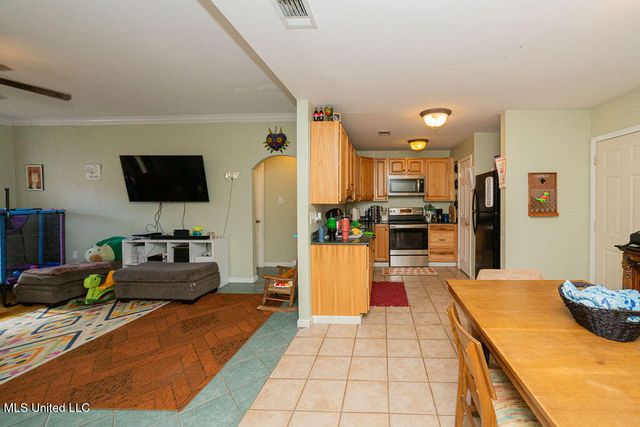 630 Edna Street, Waveland, MS 39576