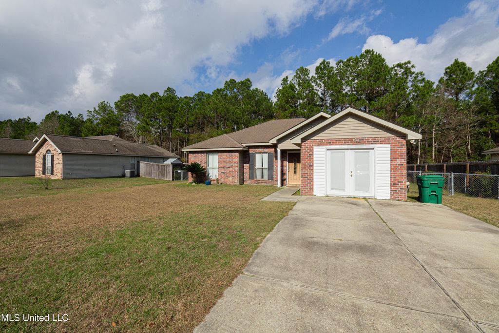 630 Edna Street, Waveland, MS 39576