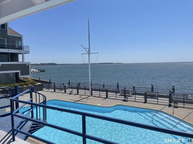 133 Harbor Close Road, New Haven, CT 06519