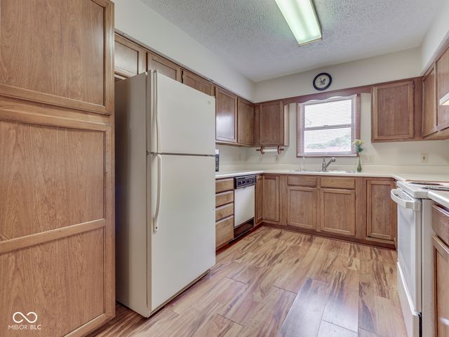 6407 Friendship Circle 15, Indianapolis, IN 46268