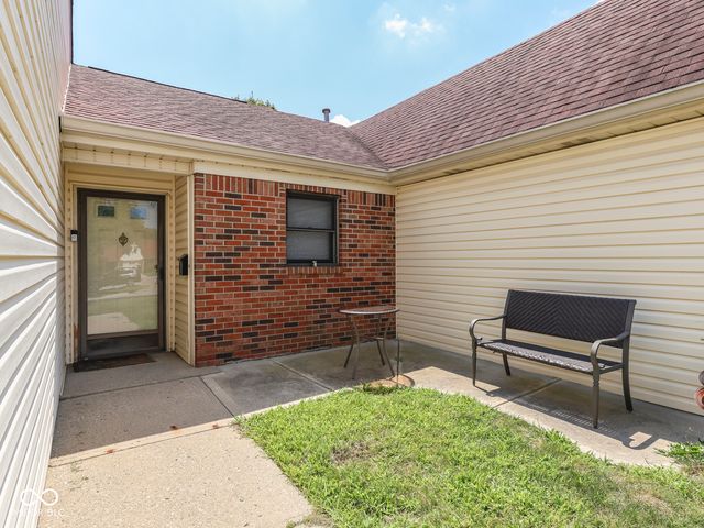 6407 Friendship Circle 15, Indianapolis, IN 46268