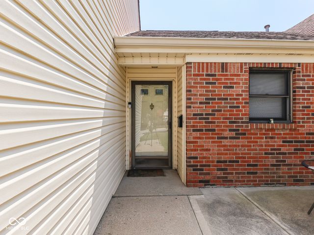 6407 Friendship Circle 15, Indianapolis, IN 46268